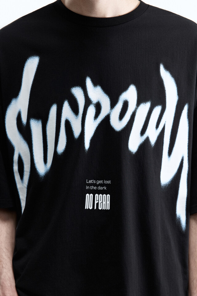 Футболка oversize с принтом в стиле гранж - цвет черный - 6