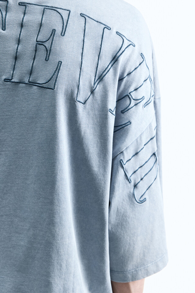 Футболка oversize с вареным эффектом и принтом - цвет мятный - 7