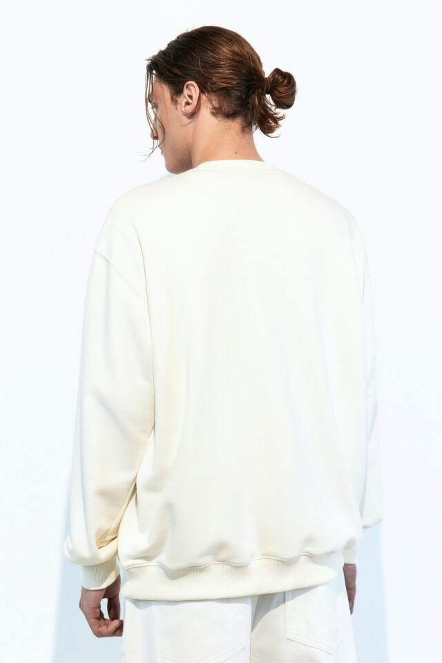 Свитшот oversize из футера с принтом - цвет белый - 4