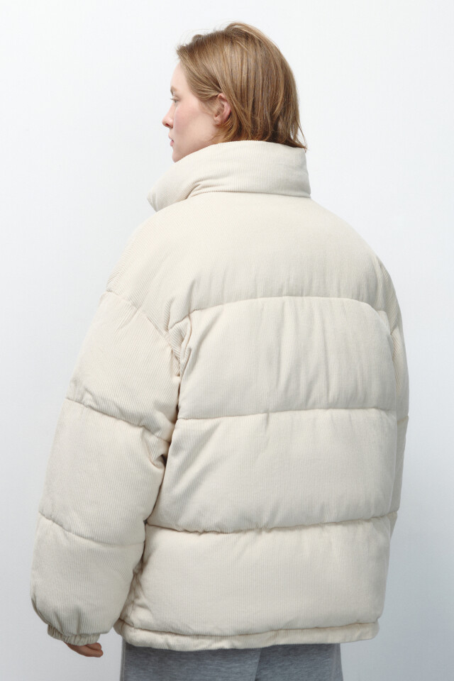 Куртка oversize вельветовая с воротником-стойкой - цвет молочный - 4