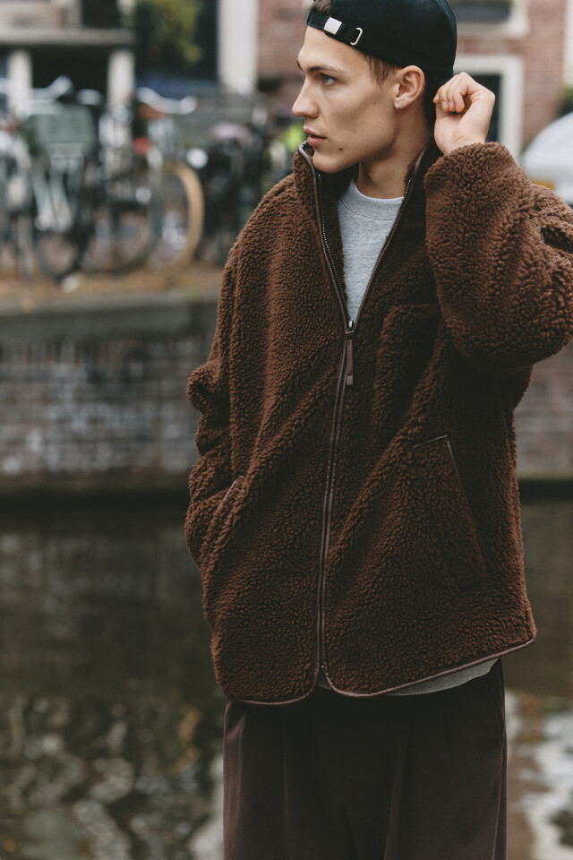 Куртка-чебурашка oversize с воротником-стойкой - цвет коричневый - 9