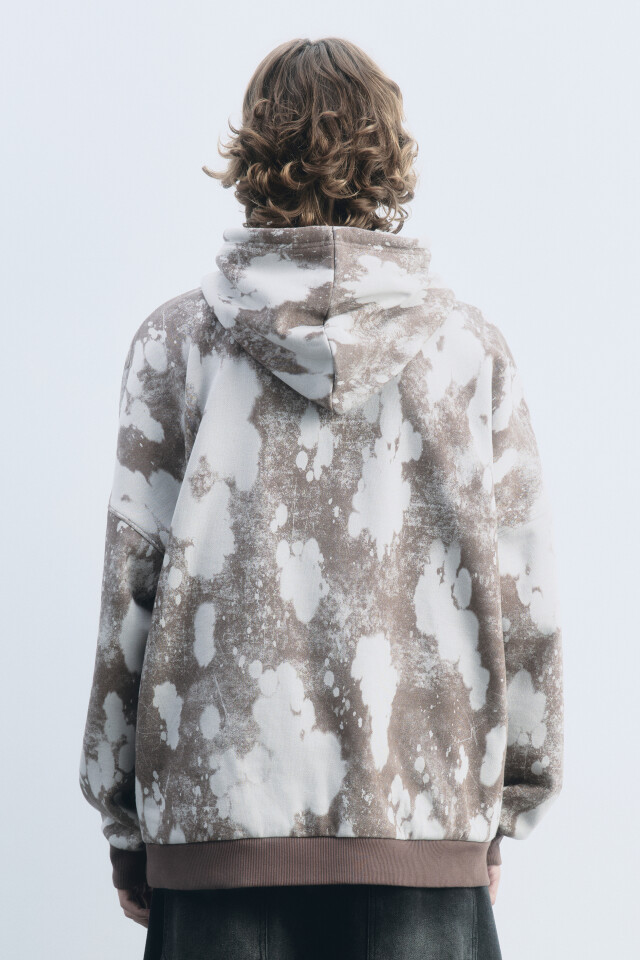 Худи oversize с эффектом тай-дай и принтом - цвет коричневый - 5