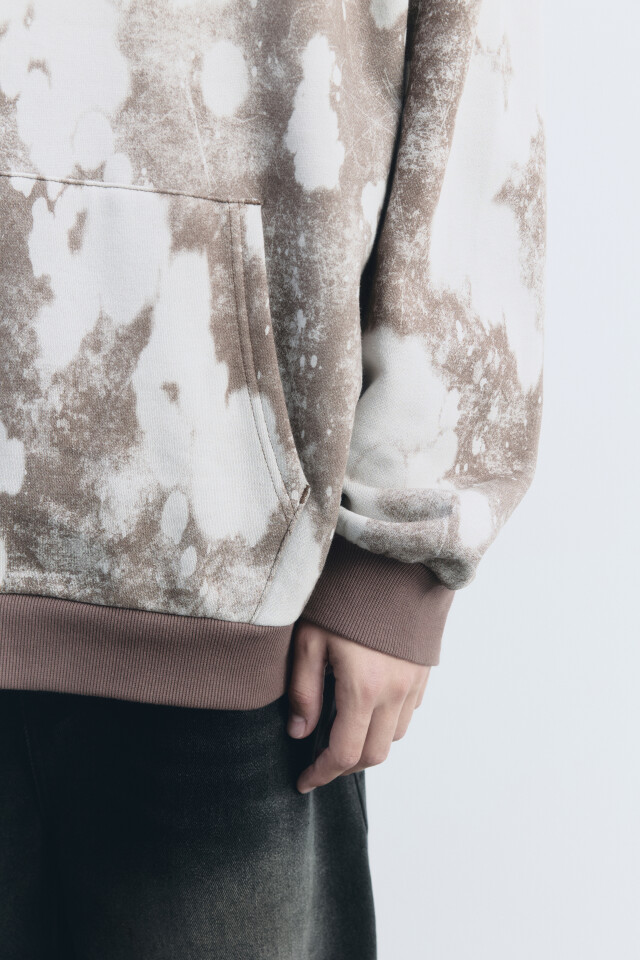 Худи oversize с эффектом тай-дай и принтом - цвет коричневый - 8