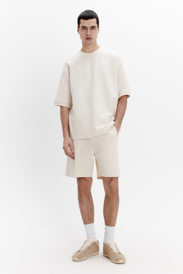 Футболка oversize из плотного трикотажа - цвет бежевый - 4