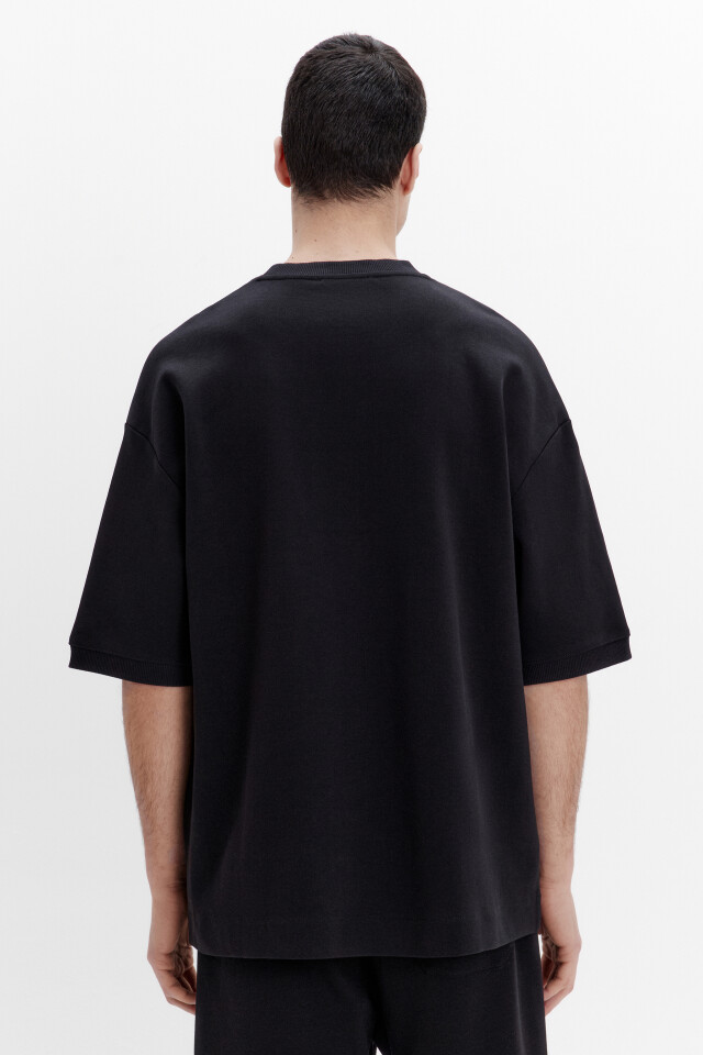 Футболка oversize из плотного трикотажа - цвет черный - 3