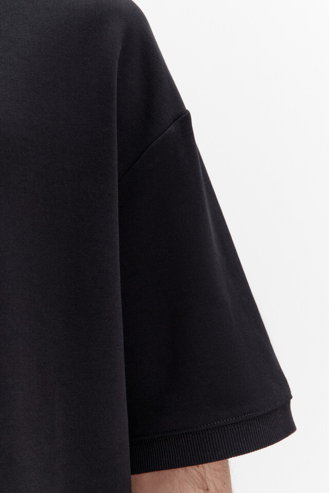 Футболка oversize из плотного трикотажа - цвет черный - 7