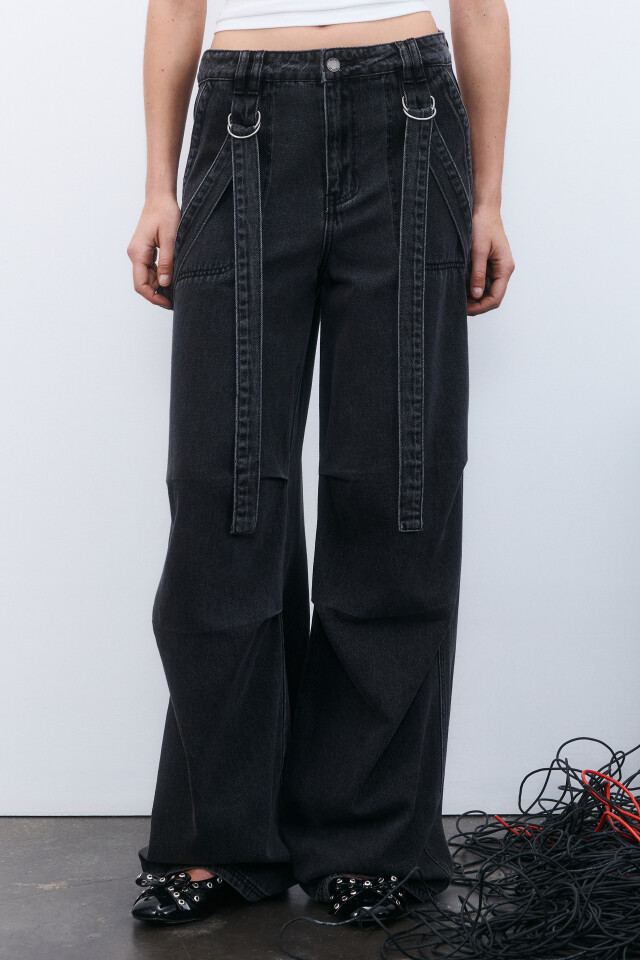 Джинсы baggy fit со складками и ремнями - цвет серый - 3