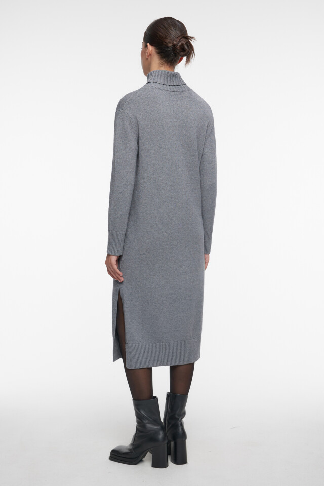 Платье-свитер KnitMidiDress вязаное с разрезом - цвет серый - 3