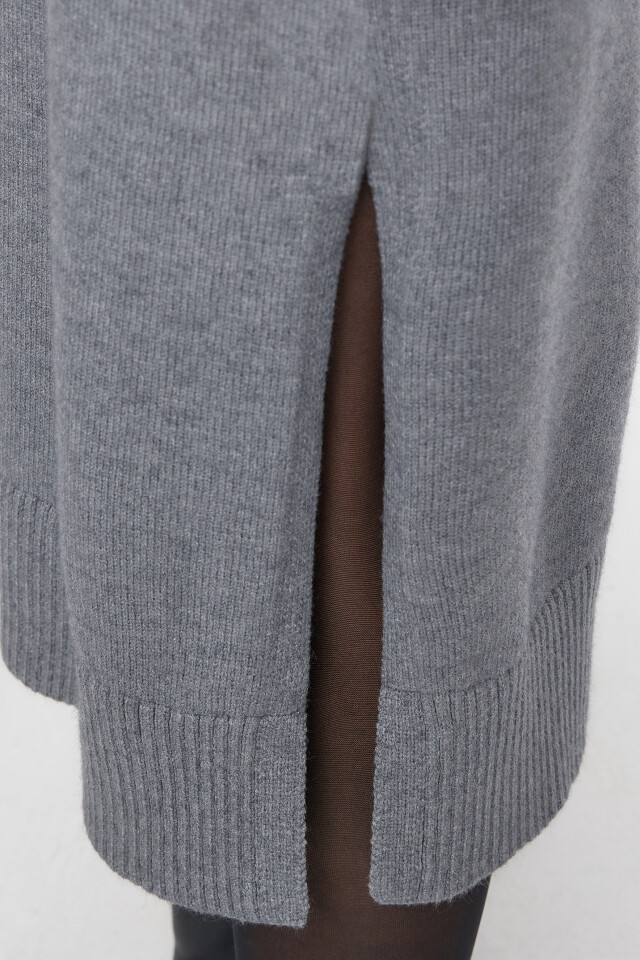 Платье-свитер KnitMidiDress вязаное с разрезом - цвет серый - 6
