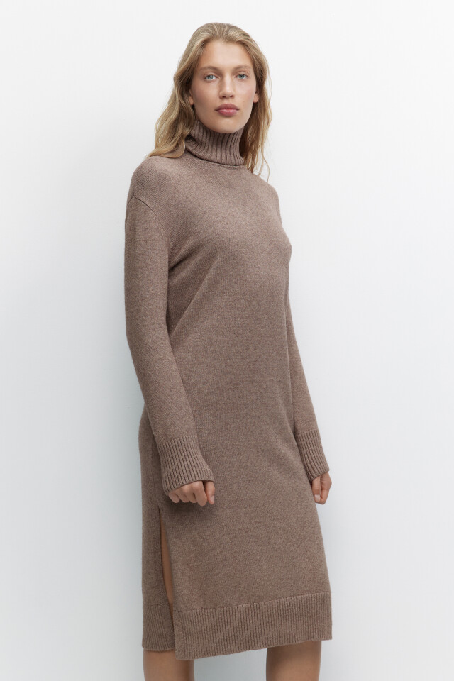 Платье-свитер KnitMidiDress вязаное с разрезом - цвет бежевый - 2