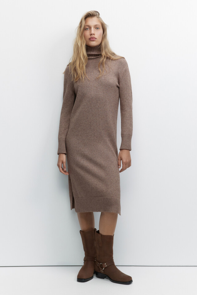 Платье-свитер KnitMidiDress вязаное с разрезом - цвет бежевый - 4