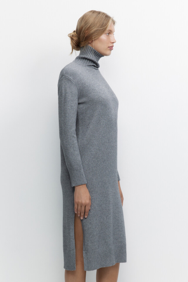 Платье-свитер KnitMidiDress вязаное с разрезом - цвет серый - 4