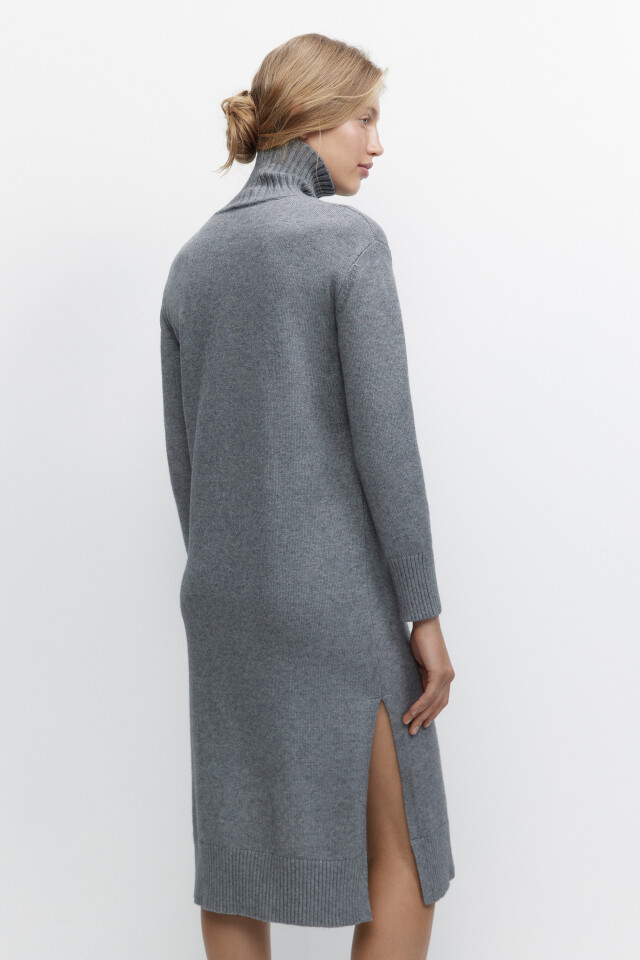 Платье-свитер KnitMidiDress вязаное с разрезом - цвет серый - 5