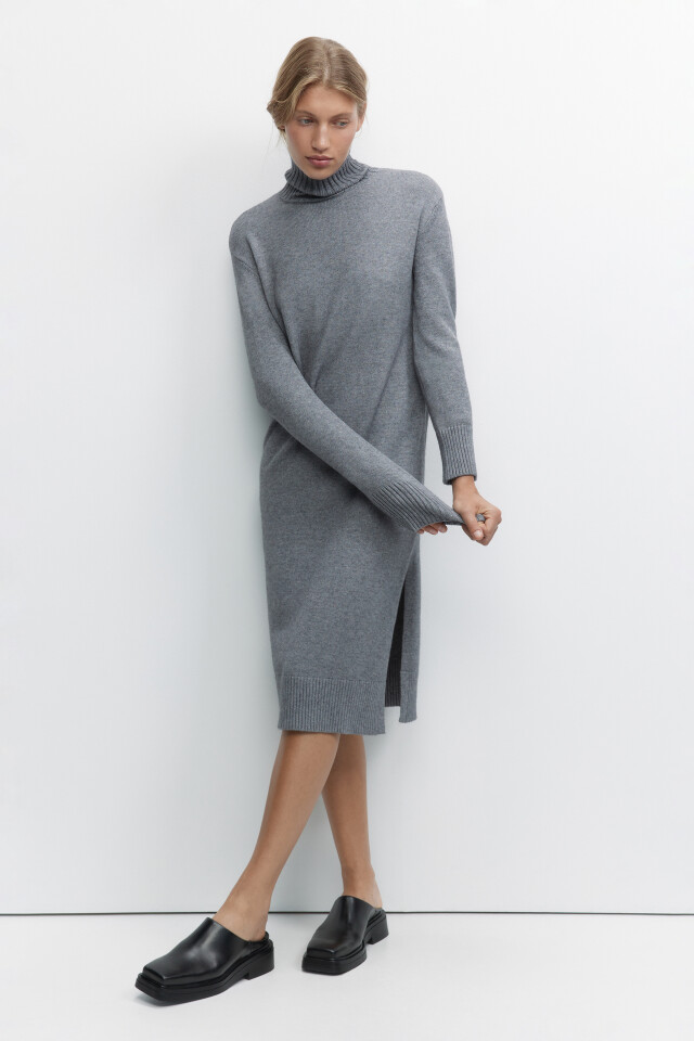 Платье-свитер KnitMidiDress вязаное с разрезом - цвет серый - 1