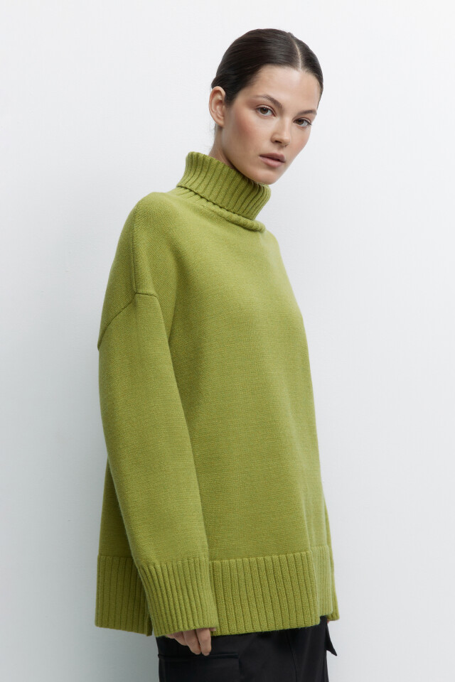 Свитер SWEATER свободный с боковыми разрезами - цвет зеленый - 3