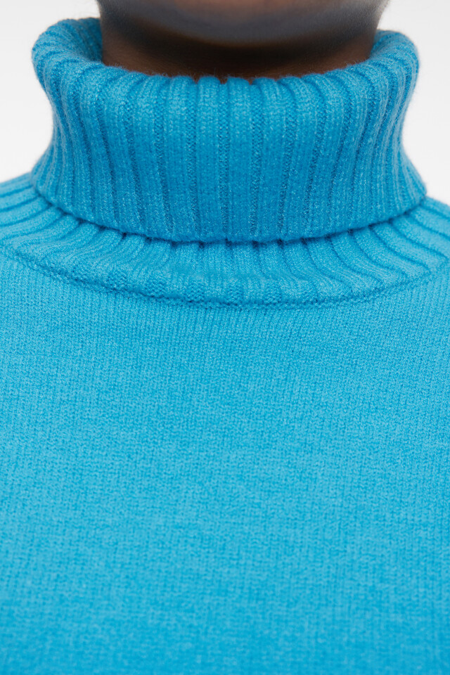 Свитер SWEATER свободный с боковыми разрезами - цвет голубой - 5