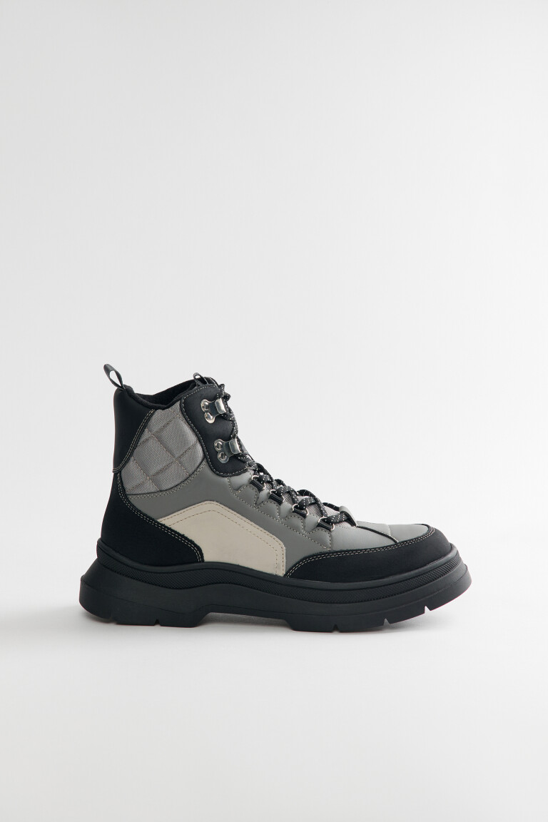 Ботинки на шнурках в трекинговом стиле 2346033005, цвет: серый (32) по цене4999 рублей — купить в интернет-магазине Befree